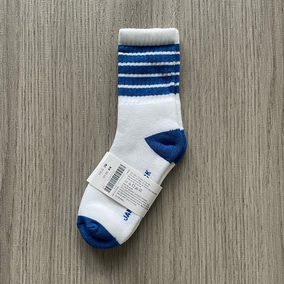 NWT Janie and Jack Boys Linen Button Up Roll-Cuff Shirt & Striped Socks Red 4 - Picture 10 of 12